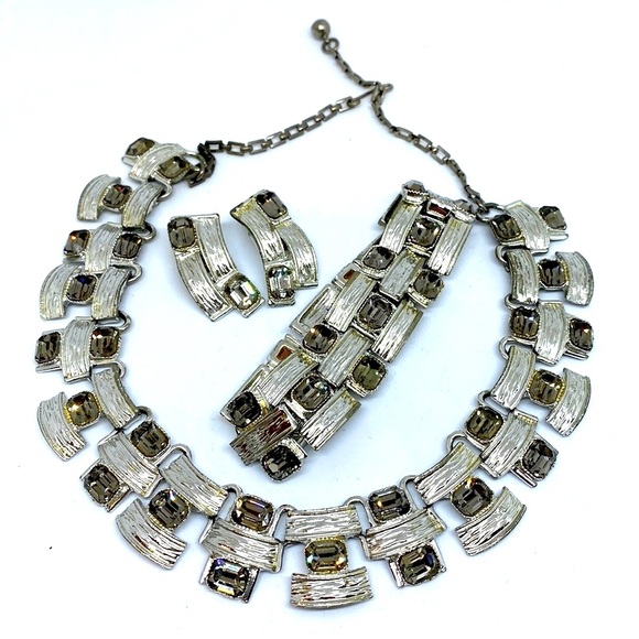Jewelry - Vintage Jewelry Set